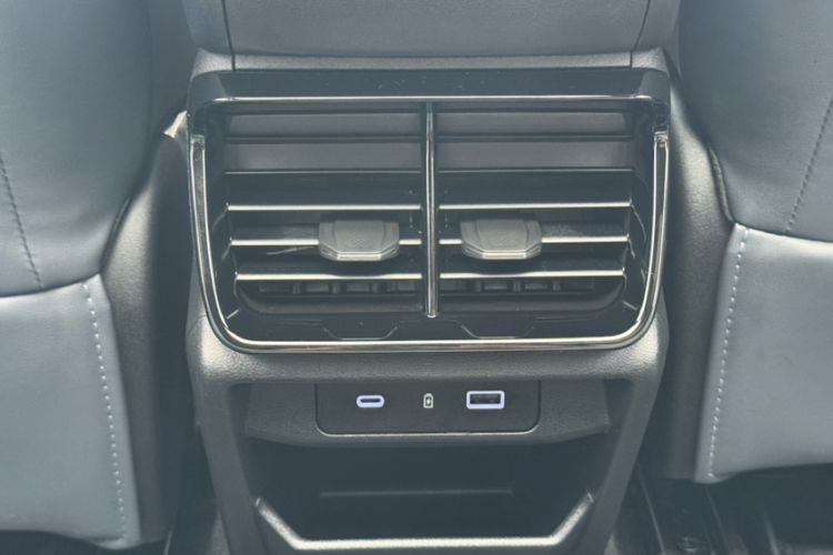 Used Geely Auto FX11 2023 1.5TD DCT Prestige Edition Interior 9