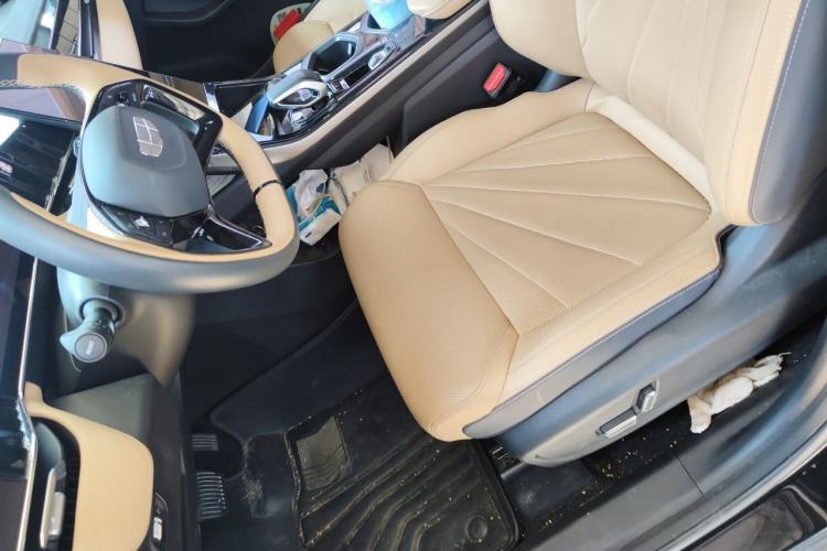 Used Geely Auto FX11 2023 1.5TD DCT Prestige Edition Left Front Seat