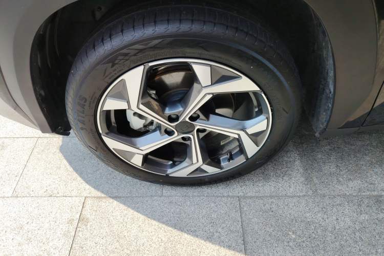 Used Geely Auto FX11 2023 1.5TD DCT Prestige Edition Left Front Wheel Hub