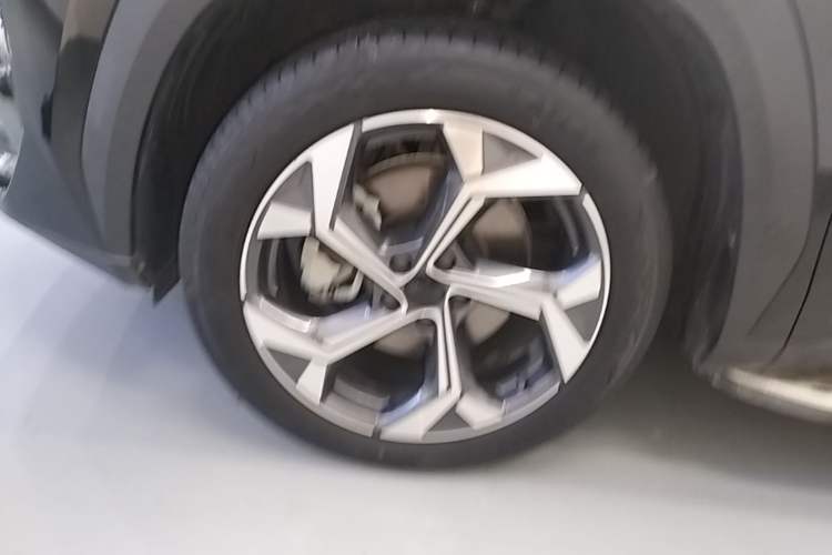 Used Geely Auto FX11 2023 1.5TD DCT Prestige Edition Left Front Wheel Hub