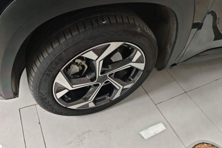 Used Geely Auto FX11 2023 1.5TD DCT Luxury Version Left Front Wheel Hub
