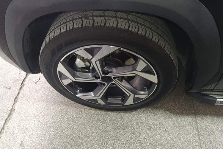 Used Geely Auto FX11 2023 1.5TD DCT Glory Edition Left Front Wheel Hub