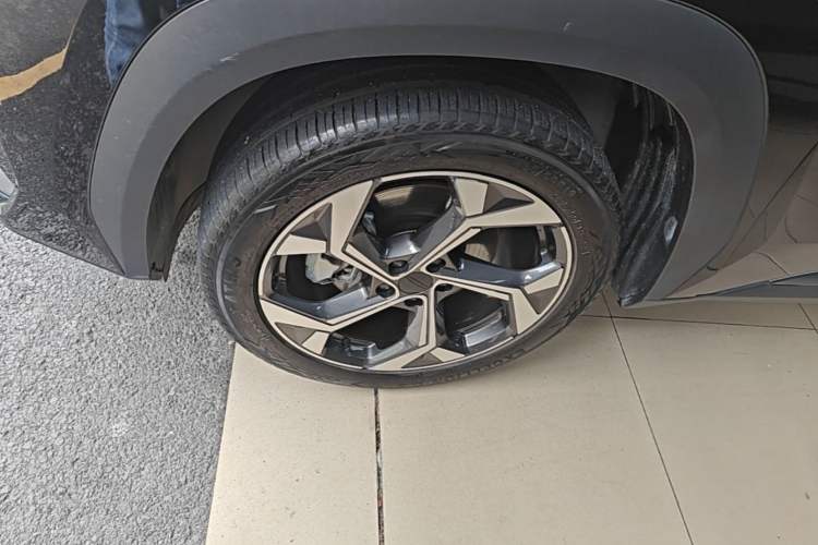 Used Geely Auto FX11 2023 1.5TD DCT Prestige Edition Left Front Wheel Hub