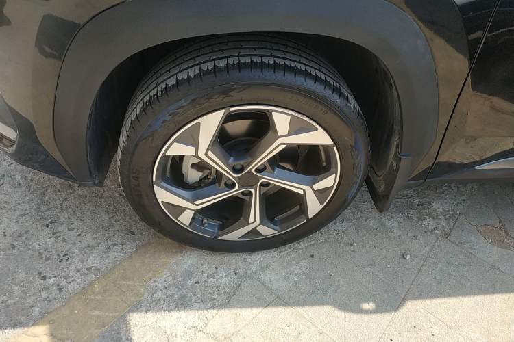 Used Geely Auto FX11 2023 2.0TD DCT Prestige Edition Left Front Wheel Hub