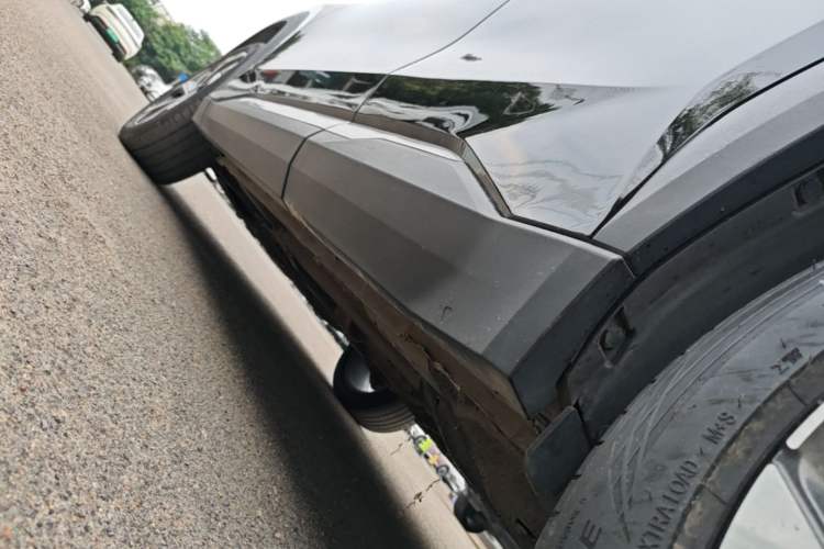 Used Geely Auto FX11 2023 1.5TD DCT Prestige Edition Left Side Sill