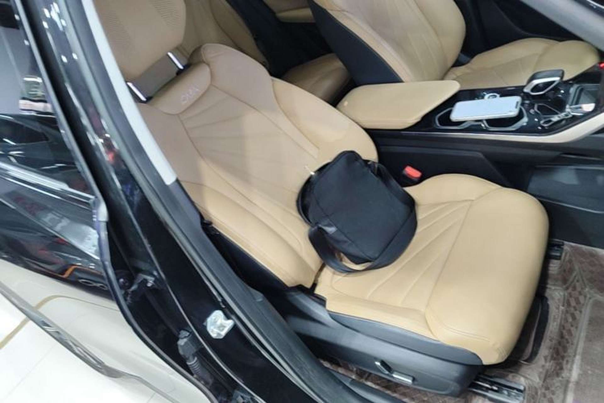 Used Geely Auto FX11 2023 1.5TD DCT Prestige Edition Right Front Seat