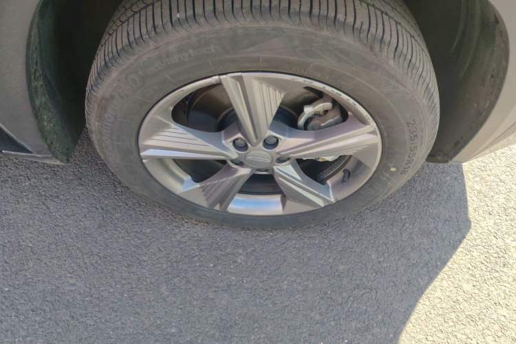 Used Geely Auto FX11 2023 1.5TD DCT Luxury Version Right Front Wheel Hub