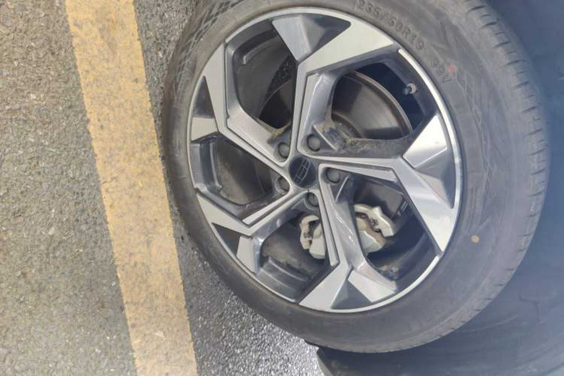 Used Geely Auto FX11 2023 1.5TD DCT Prestige Edition Right Front Wheel Hub