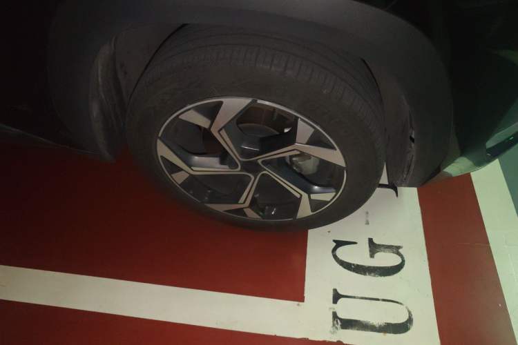 Used Geely Auto FX11 2023 1.5TD DCT Prestige Edition Right Front Wheel Hub