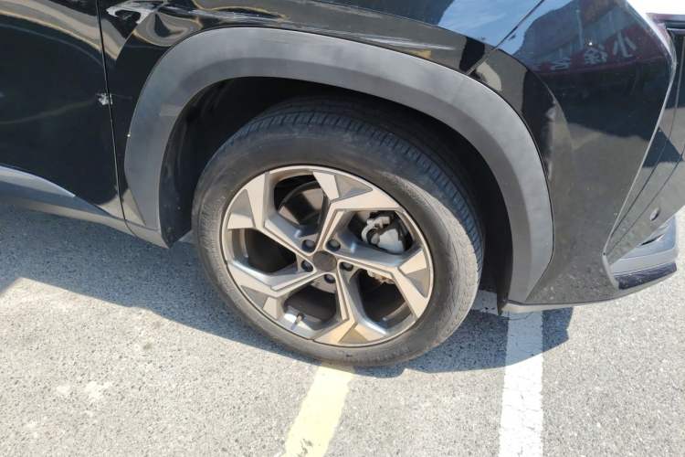 Used Geely Auto FX11 2023 1.5TD DCT Prestige Edition Right Front Wheel Hub