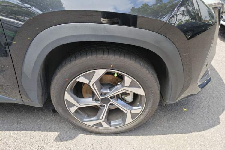 Used Geely Auto FX11 2023 1.5TD DCT Prestige Edition Right Front Wheel Hub
