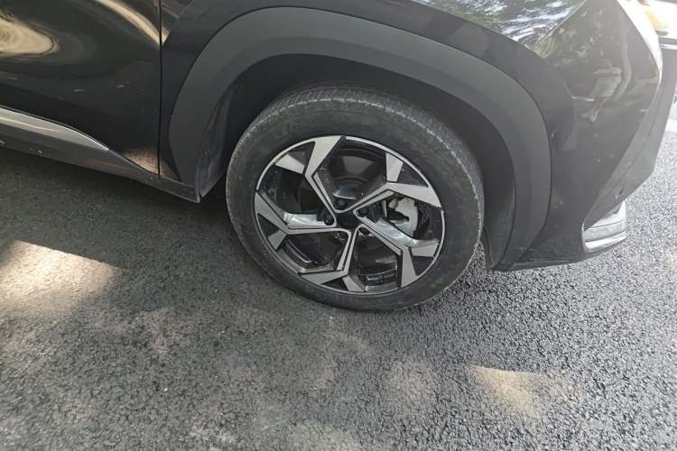 Used Geely Auto FX11 2023 1.5TD DCT Prestige Edition Right Front Wheel Hub