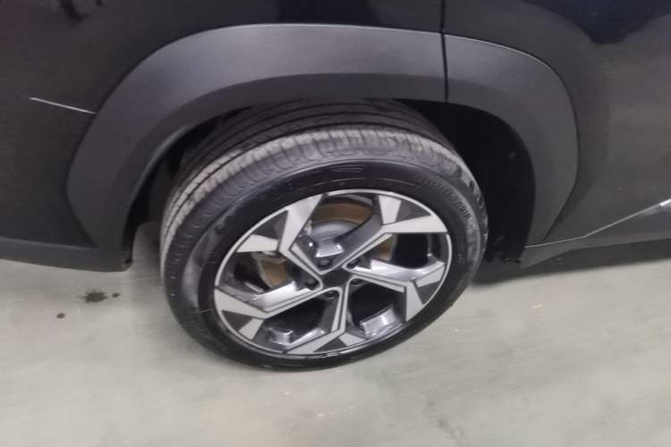 Used Geely Auto FX11 2023 2.0TD DCT Flagship Version Right Rear Wheel Hub