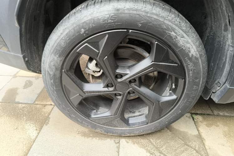 Used Geely Auto FX11 2023 1.5TD DCT Prestige Edition Right Rear Wheel Hub