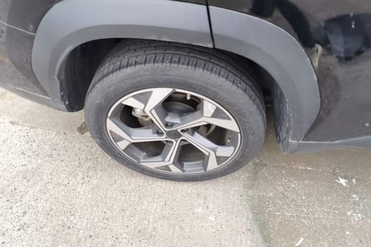 Used Geely Auto FX11 2023 1.5TD DCT Glory Edition Right Rear Wheel Hub