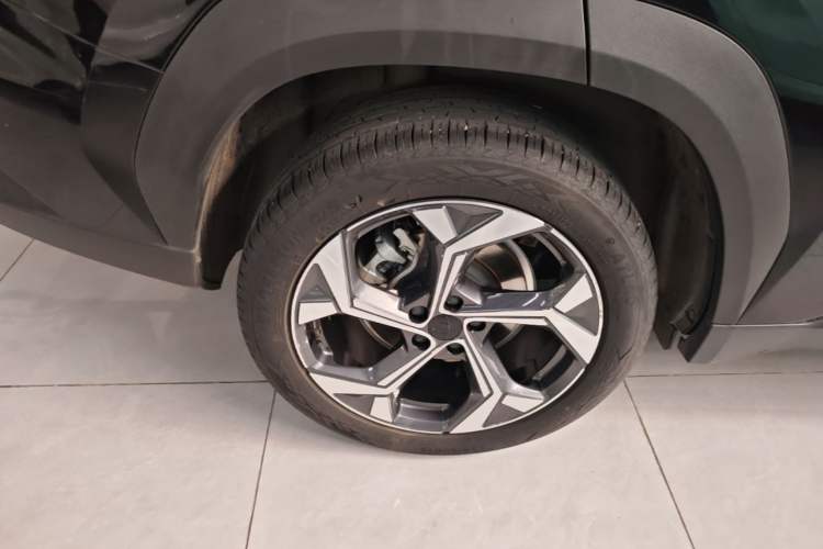 Used Geely Auto FX11 2023 1.5TD DCT Luxury Version Right Rear Wheel Hub