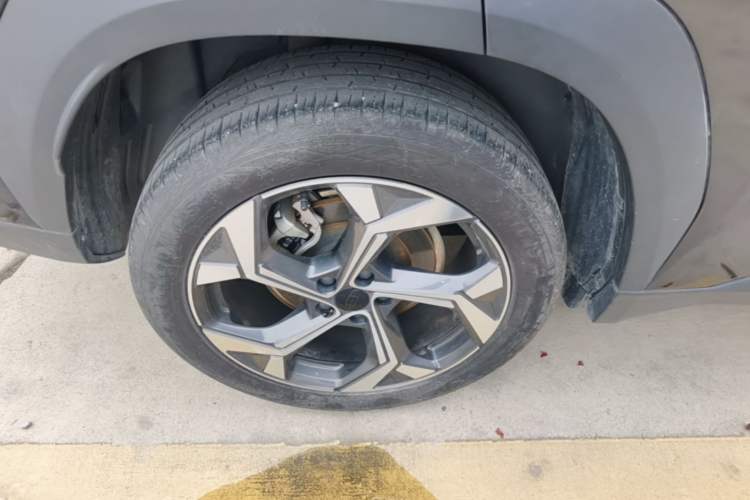 Used Geely Auto FX11 2023 1.5TD DCT Glory Edition Right Rear Wheel Hub