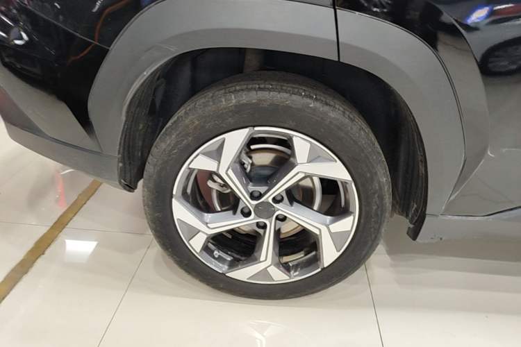 Used Geely Auto FX11 2023 1.5TD DCT Prestige Edition Right Rear Wheel Hub