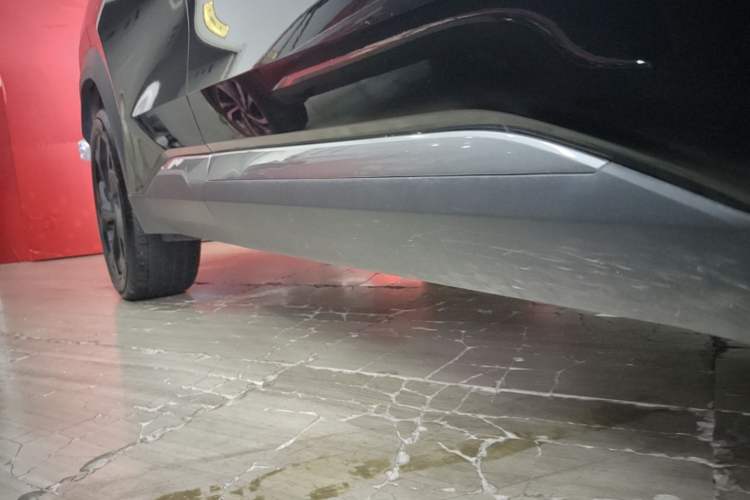 Used Geely Auto FX11 2023 1.5TD DCT Prestige Edition Right Side Sill