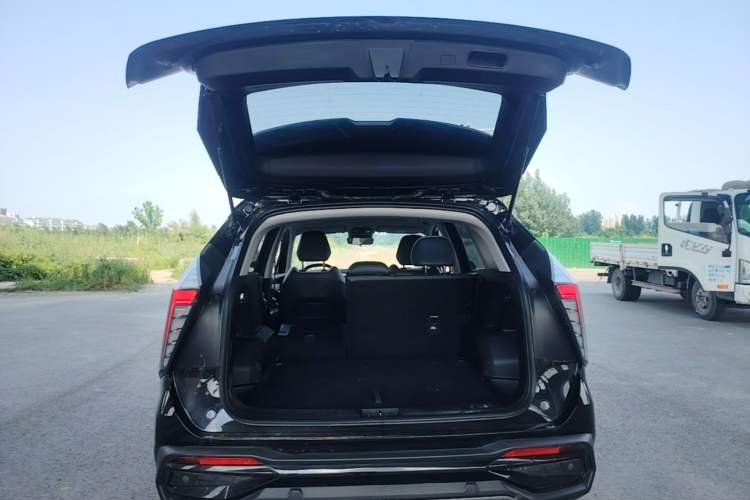 Used Geely Auto FX11 2023 1.5TD DCT Glory Edition Trunk