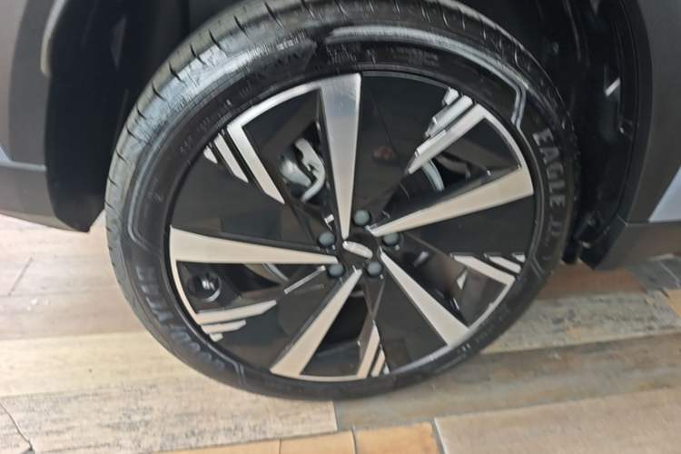 Used Geely Auto FX11 2023 2.0TD DCT Prestige Edition Exterior 5
