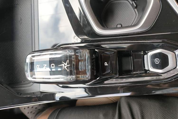 Used Geely Auto FX11 2023 1.5TD DCT Prestige Edition Gear Lever