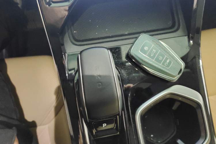 Used Geely Auto FX11 2023 2.0TD DCT Prestige Edition Gear Lever