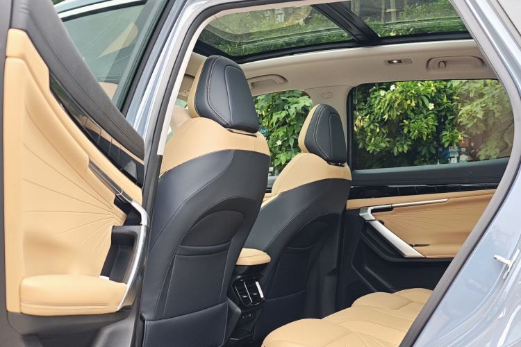 Used Geely Auto FX11 2023 1.5TD DCT Prestige Edition Interior 4