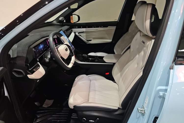 Used Geely Auto FX11 2023 1.5TD Leishen Hi·F Super Rui Left Front Seat