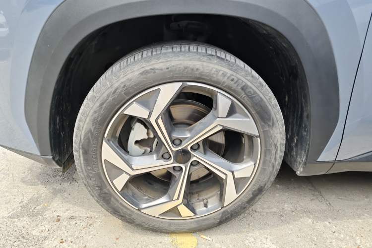 Used Geely Auto FX11 2023 1.5TD DCT Prestige Edition Left Front Wheel Hub