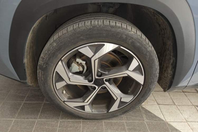 Used Geely Auto FX11 2023 1.5TD DCT Prestige Edition Left Front Wheel Hub