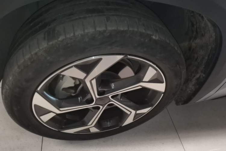 Used Geely Auto FX11 2023 1.5TD DCT Prestige Edition Left Front Wheel Hub