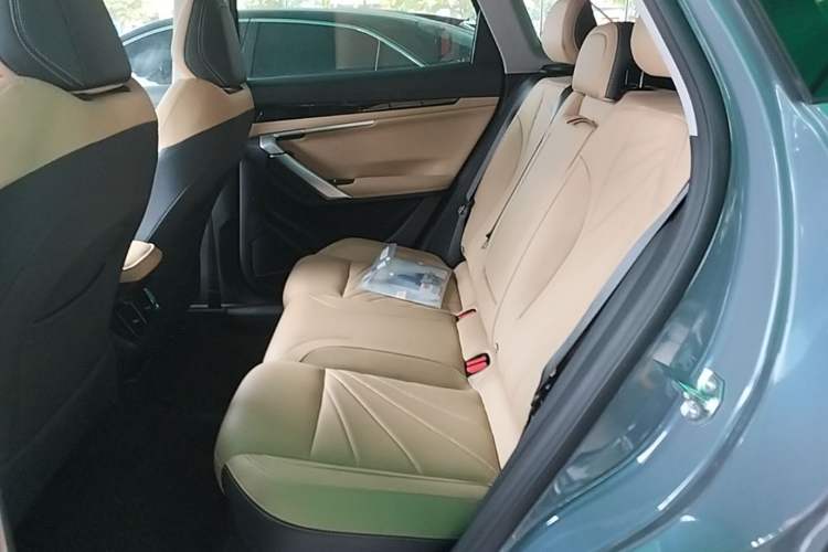 Used Geely Auto FX11 2023 1.5TD DCT Prestige Edition Left Rear Seat