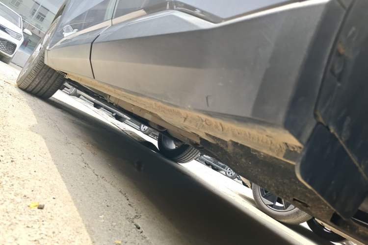 Used Geely Auto FX11 2023 1.5TD DCT Prestige Edition Left Side Sill