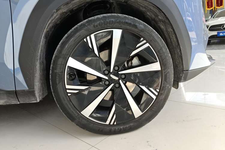 Used Geely Auto FX11 2023 2.0TD DCT Flagship Version Right Front Wheel Hub