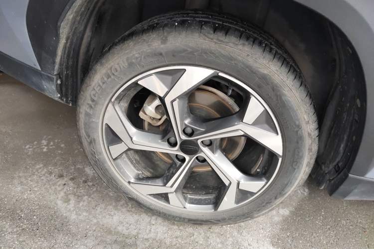 Used Geely Auto FX11 2023 2.0TD DCT Prestige Edition Right Rear Wheel Hub