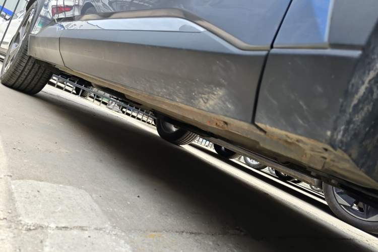 Used Geely Auto FX11 2023 1.5TD DCT Prestige Edition Right Side Sill