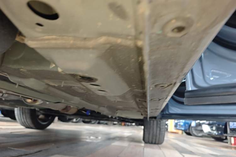 Used Geely Auto FX11 2023 2.0TD DCT Prestige Edition Right Side Sill