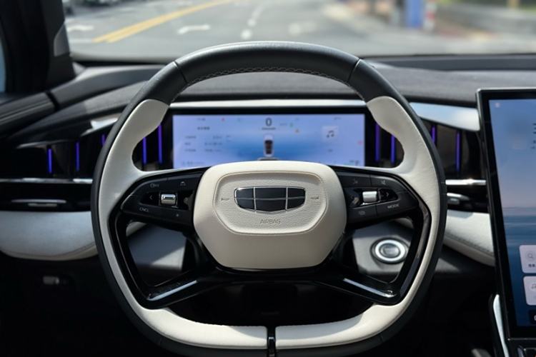 Used Geely Auto FX11 2023 1.5TD Leishen Hi·F Super Rui Steering Wheel