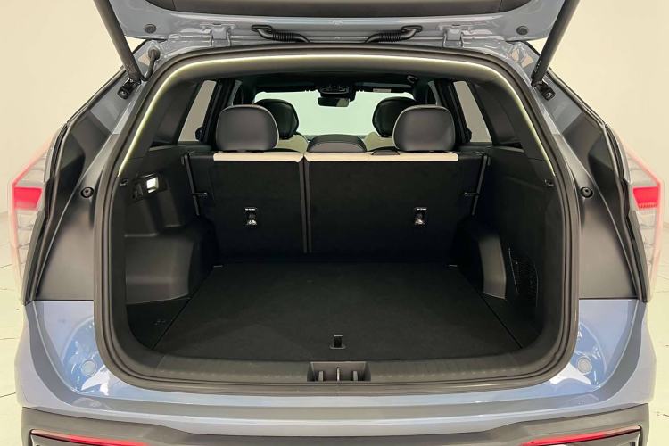 Used Geely Auto FX11 2023 1.5TD Leishen Hi·F Super Rui Trunk