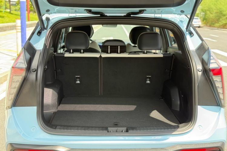 Used Geely Auto FX11 2023 1.5TD Leishen Hi·F Super Rui Trunk