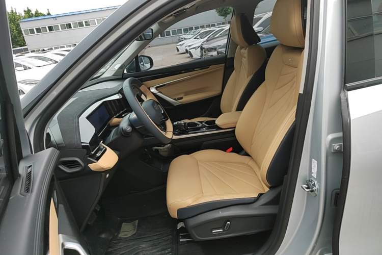 Used Geely Auto FX11 2023 1.5TD DCT Prestige Edition Left Front Seat