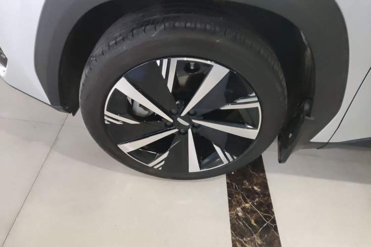 Used Geely Auto FX11 2023 1.5TD DCT Prestige Edition Exterior 4