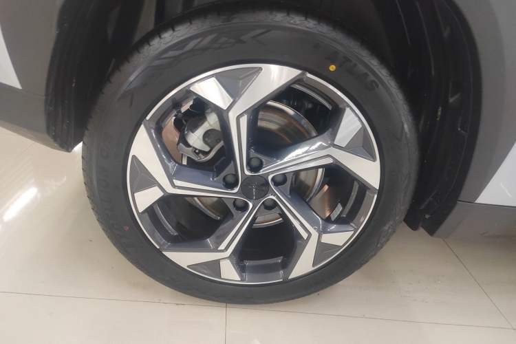 Used Geely Auto FX11 2023 1.5TD DCT Prestige Edition Exterior 5