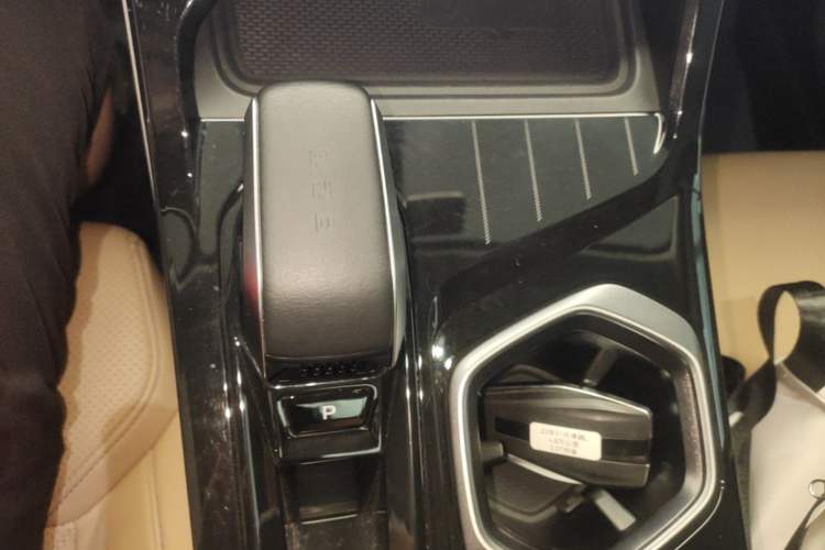 Used Geely Auto FX11 2023 2.0TD DCT Prestige Edition Gear Lever