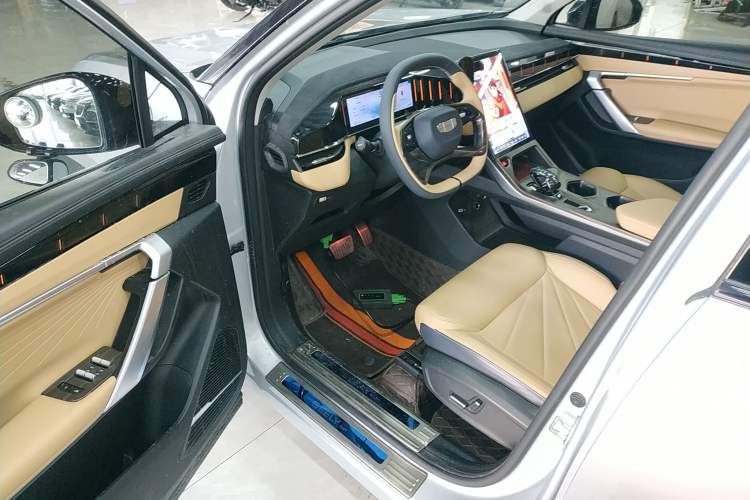 Used Geely Auto FX11 2023 1.5TD DCT Luxury Version Interior 3