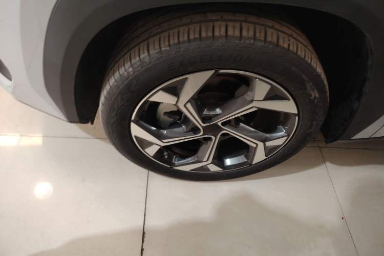 Used Geely Auto FX11 2023 1.5TD DCT Prestige Edition Left Front Wheel Hub