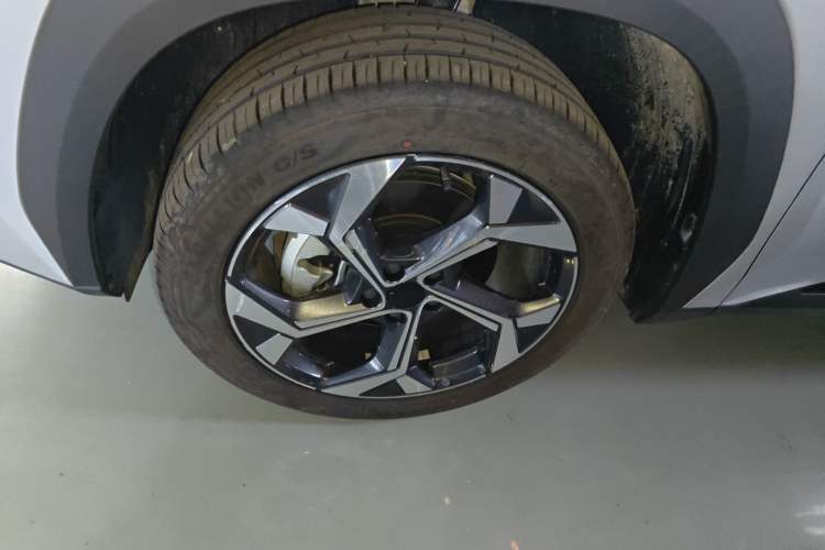 Used Geely Auto FX11 2023 1.5TD DCT Glory Edition Left Front Wheel Hub