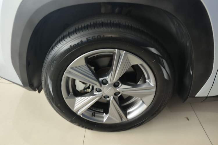 Used Geely Auto FX11 2023 1.5TD DCT Luxury Version Left Front Wheel Hub