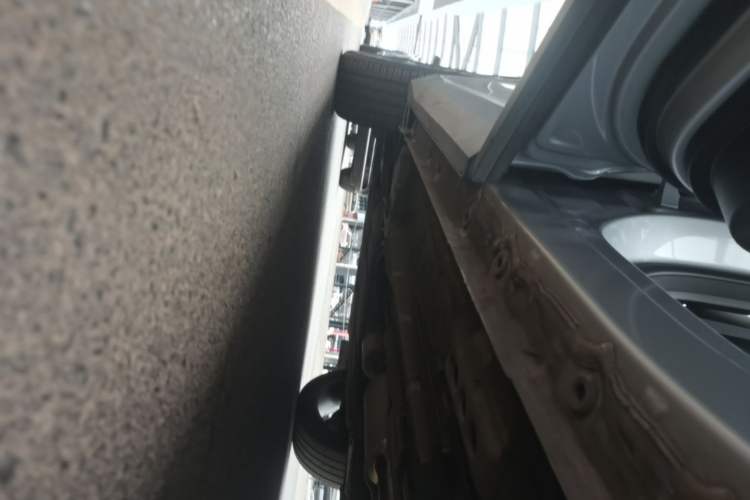 Used Geely Auto FX11 2023 1.5TD DCT Prestige Edition Left Side Sill